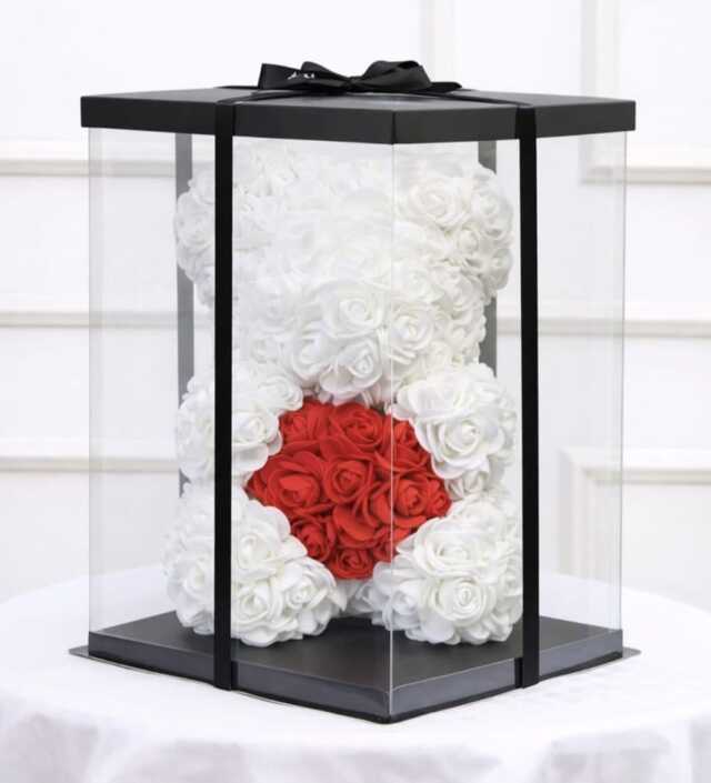 Clic pentru a vedea imaginea mărită ursulet din trandafiri albi de spuma