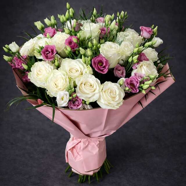 Clic pentru a vedea imaginea mărită Buchet Happy Moments