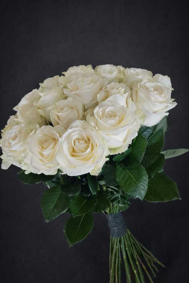 Clic pentru a vedea imaginea mărită Buchet Pure White