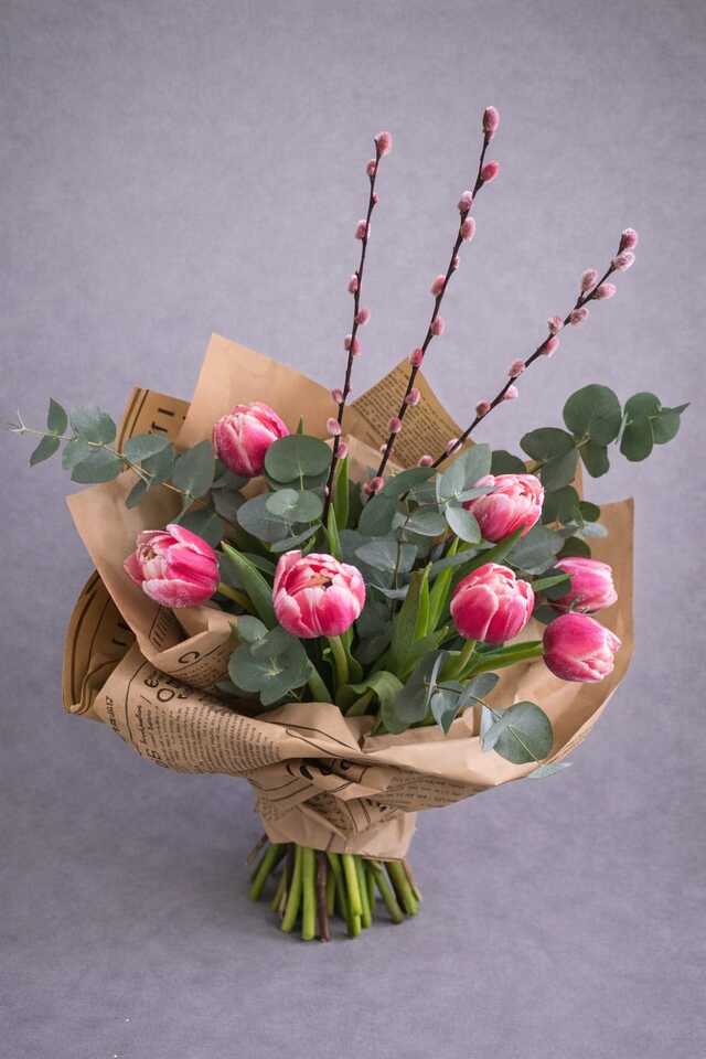 Clic pentru a vedea imaginea mărită Lalele roz frosted